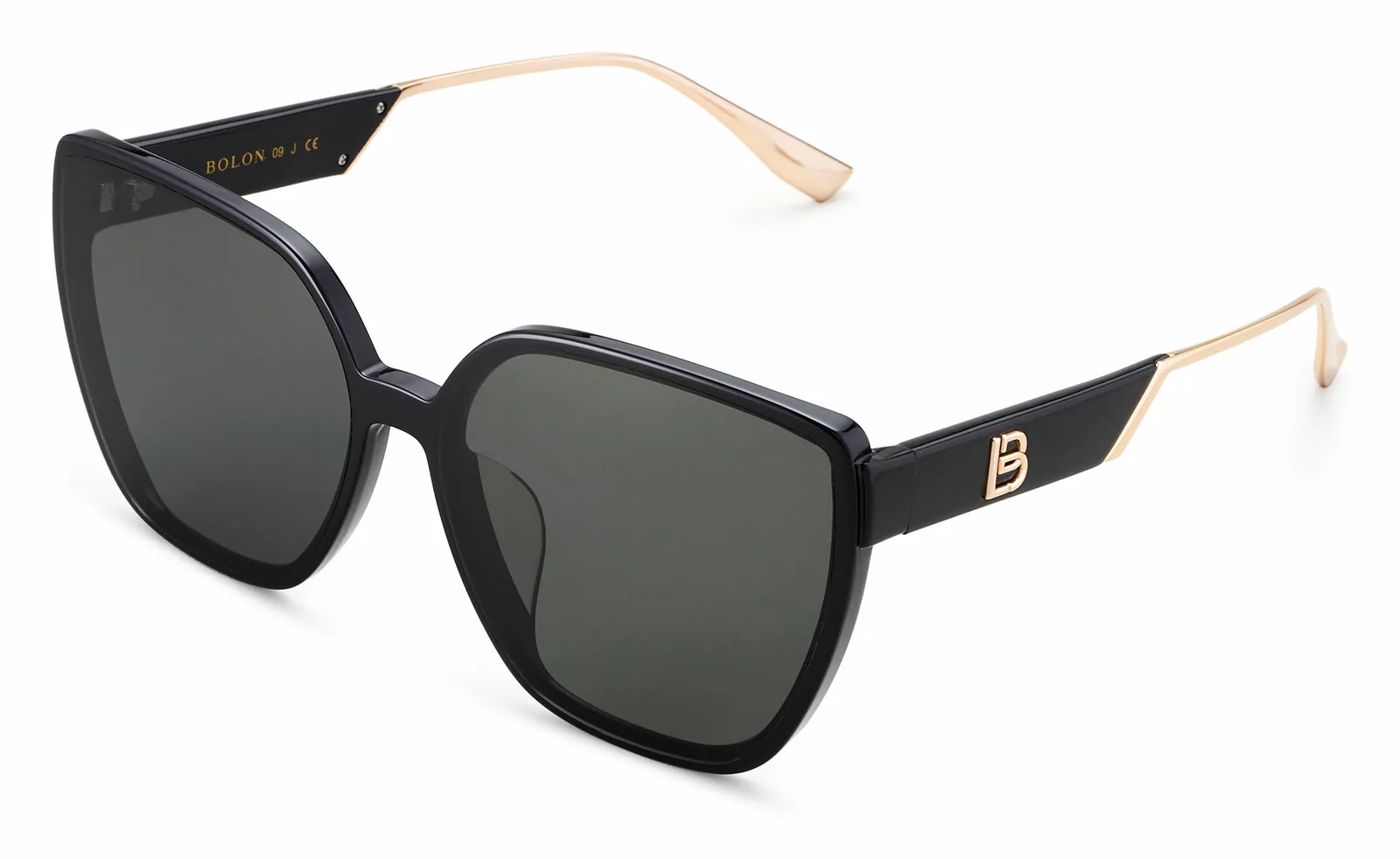 แว่นกันแดด BOLON BL5067 Capri สี C10 มุมเฉียง 45 องศา