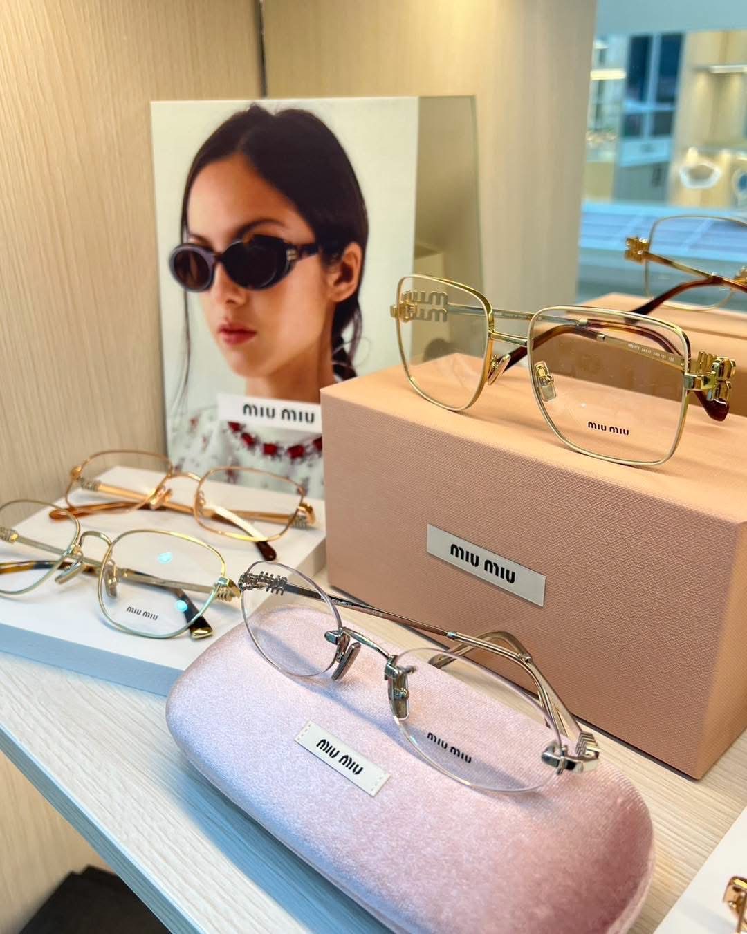 กรอบแว่นสายตา MIU MIU ของแท้ ที่ร้านแว่นตา GIFTGREATS สาขาชลบุรี อมตะนคร