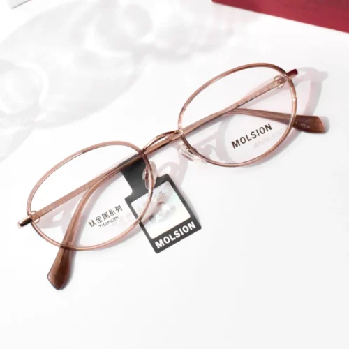 แว่นสายตา MOLSION MA6037 สี Rose Gold/Transparent Tawny Brown (B21) มุมเฉียง