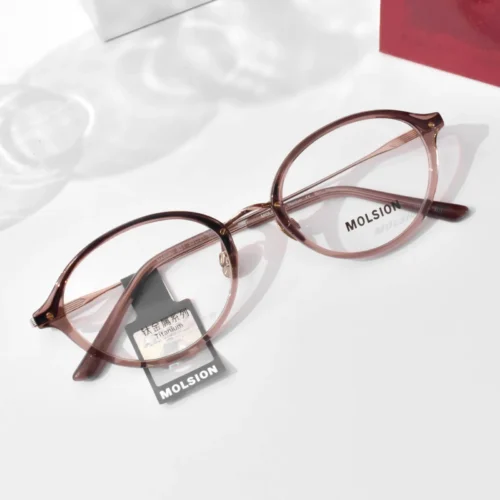 แว่นสายตา MOLSION MA6080 สี Transparent Tawny Brown (B21) มุมเฉียง