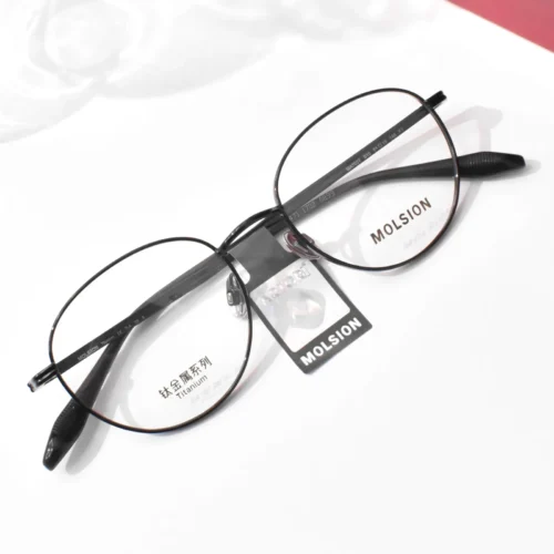 แว่นสายตา MOLSION MA7027 สี Shiny Black (B10) มุมเฉียง