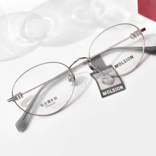 แว่นสายตา MOLSION MA7036 สี Moonlight Silver (B90) มุมเฉียง