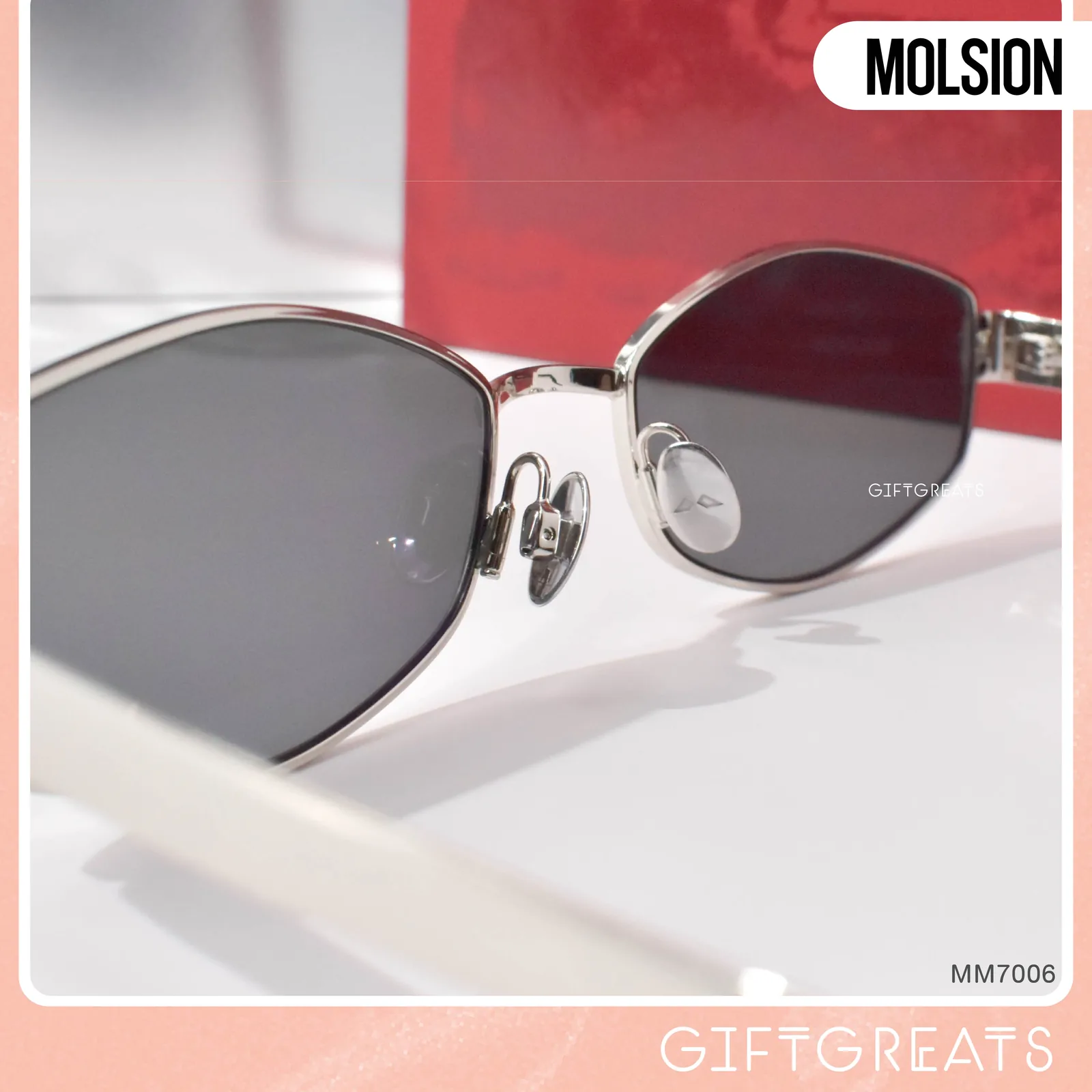 แว่นกันแดด MOLSION MM7006 สี Silver/Grey (C90) เลนส์โพลาไรซ์ มุมด้านข้าง ภาพจากร้าน GIFTGREATS