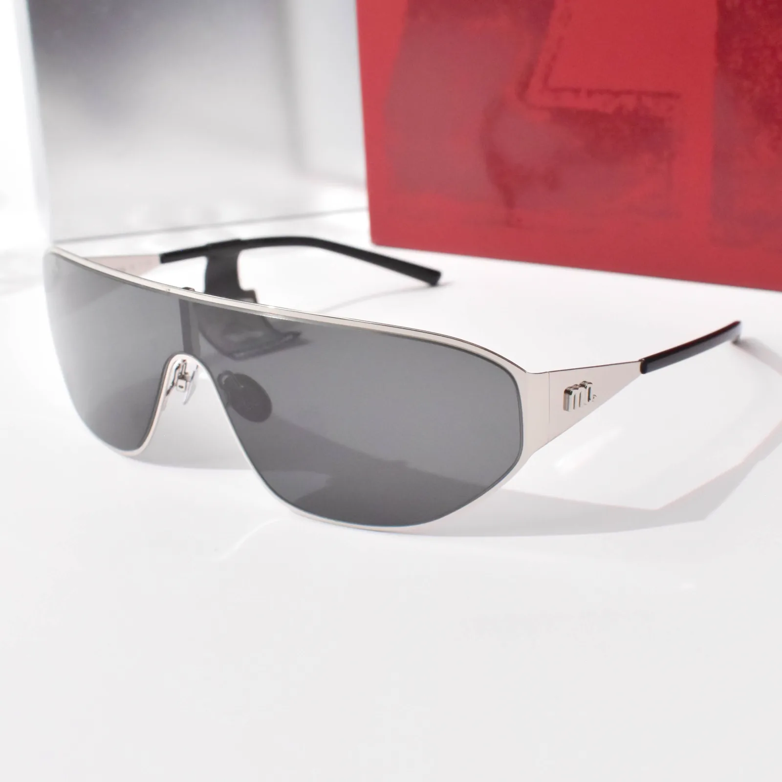 แว่นกันแดด MOLSION MM8001 สี Silver/Grey (A90) มุมเฉียง