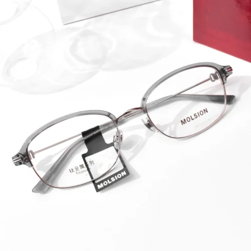 แว่นสายตา MOLSION MO6010 สี Moonlight Silver/Transparent Grey (B16) มุมเฉียง