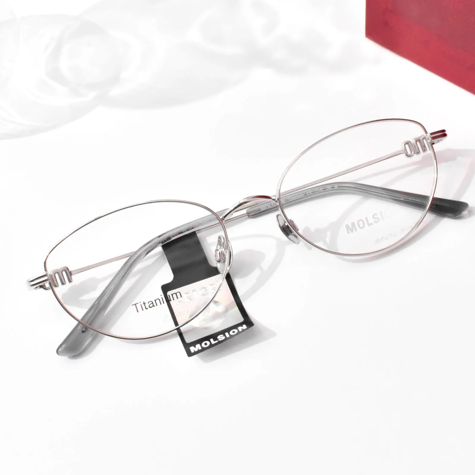 แว่นสายตา MOLSION MO7003 สี Moonlight Silver (B90) มุมเฉียง