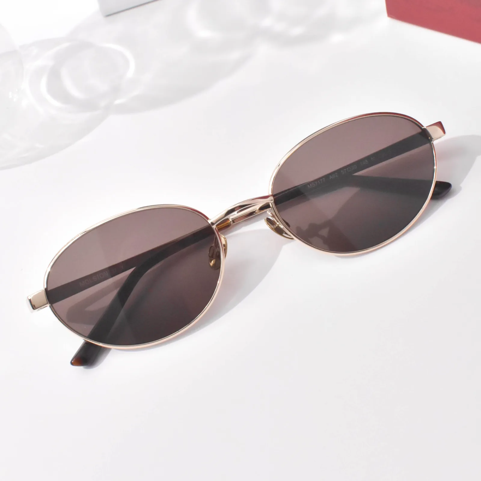 แว่นกันแดด MOLSION MS7177 สี Wheat Gold/Dark Brown (A62) มุมเฉียง