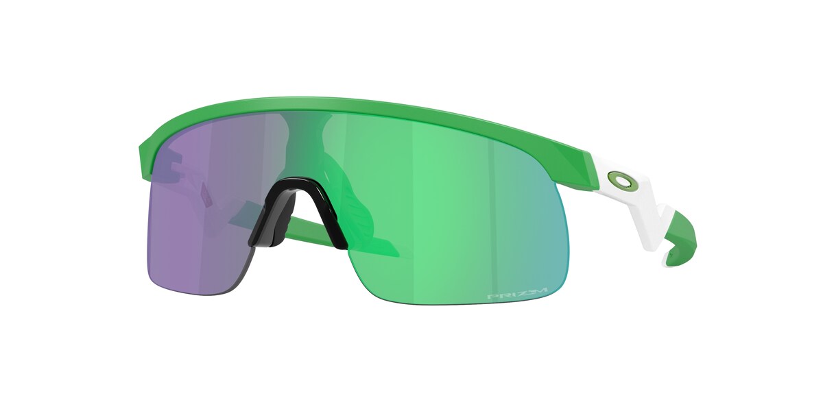 แว่นกันแดด OAKLEY OJ9010 สี Matte Team Green / Prizm Jade (901045) ที่ร้านแว่น GIFTGREATS