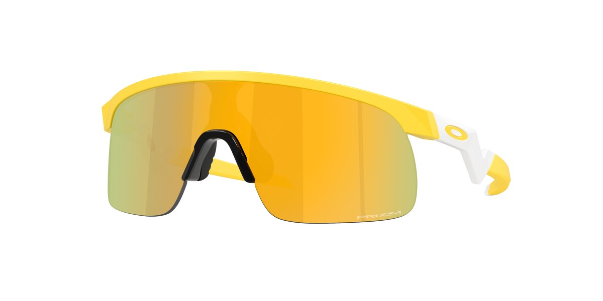 แว่นกันแดด OAKLEY OJ9010 สี Matte Yellow / Prizm 24K (901043) ที่ร้านแว่น GIFTGREATS