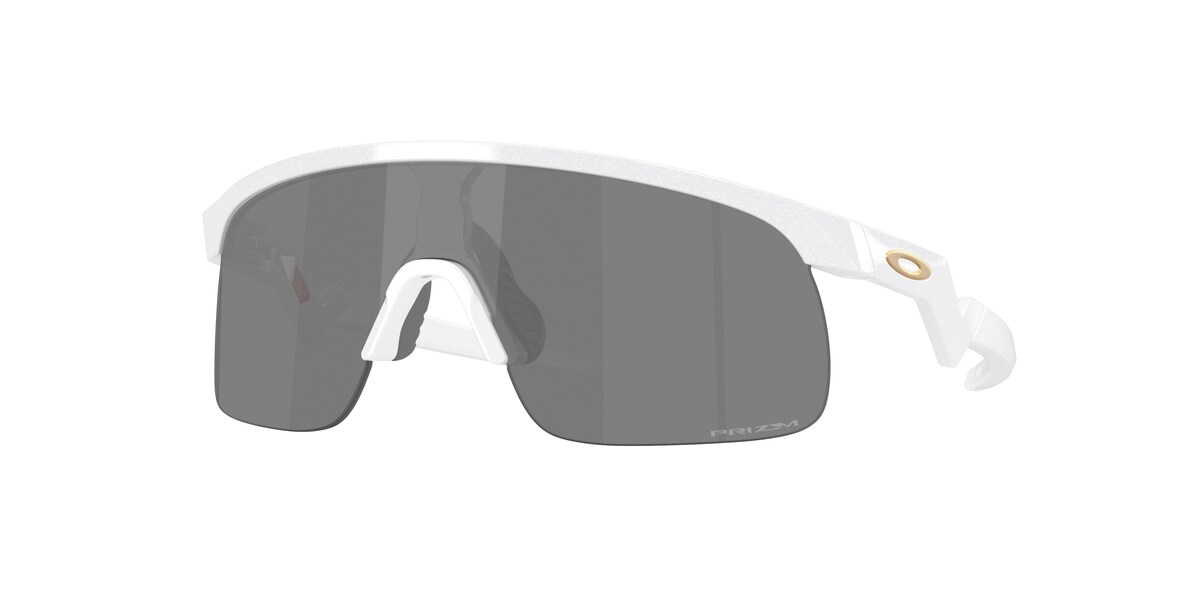 แว่นกันแดด OAKLEY OJ9010 สี Pearl White / Prizm Black (901030) ที่ร้านแว่น GIFTGREATS