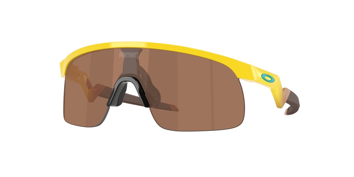 แว่นกันแดด OAKLEY OJ9010 สี Yellow / Prizm Tungsten (901028) ที่ร้านแว่น GIFTGREATS