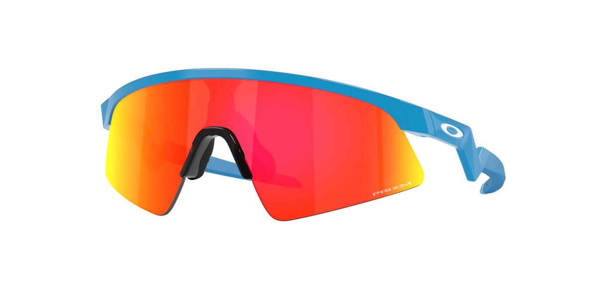 แว่นกันแดด OAKLEY OJ9015 สี Polished Sky Blue / Prizm Ruby (901502) ที่ร้านแว่น GIFTGREATS