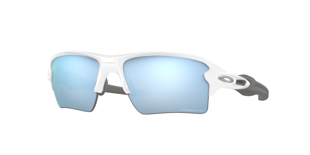 แว่นกันแดด OAKLEY OO9188 สี Polished White / Prizm Deep Water Polarized (918882) ที่ร้านแว่น GIFTGREATS