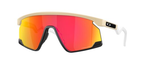 แว่นกันแดด OAKLEY OO9280 สี Matte Desert Tan / Prizm Ruby (928004) ที่ร้านแว่น GIFTGREATS