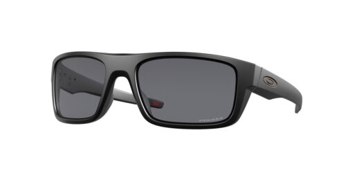 แว่นกันแดด OAKLEY OO9367 สี Matte Black / Grey (936701) ที่ร้านแว่น GIFTGREATS