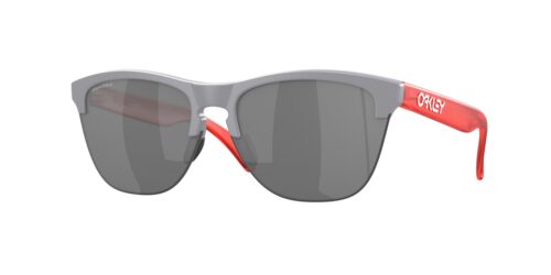 แว่นกันแดด OAKLEY OO9374 สี Matte Fog / Prizm Black (937452) ที่ร้านแว่น GIFTGREATS