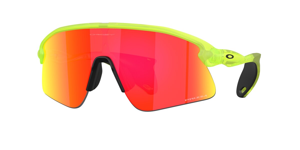 แว่นกันแดด OAKLEY OO9517 สี Matte Uranium / Prizm Ruby (951703) ที่ร้านแว่น GIFTGREATS