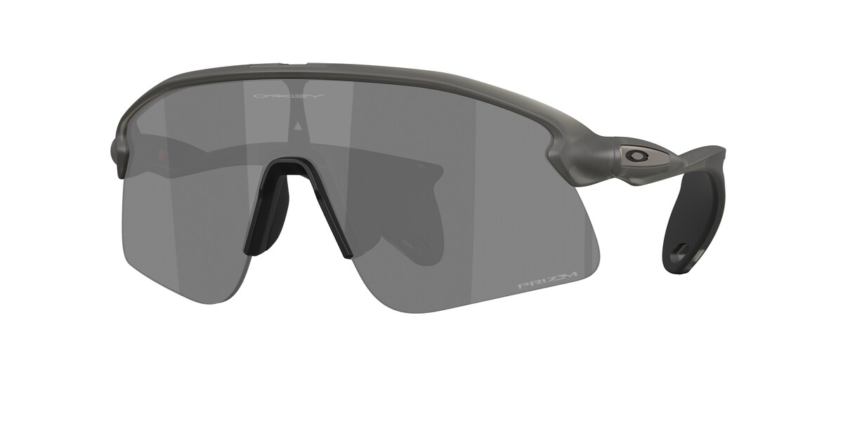 แว่นกันแดด OAKLEY OO9518 สี Grey Smoke / Prizm Black (951801) ที่ร้านแว่น GIFTGREATS