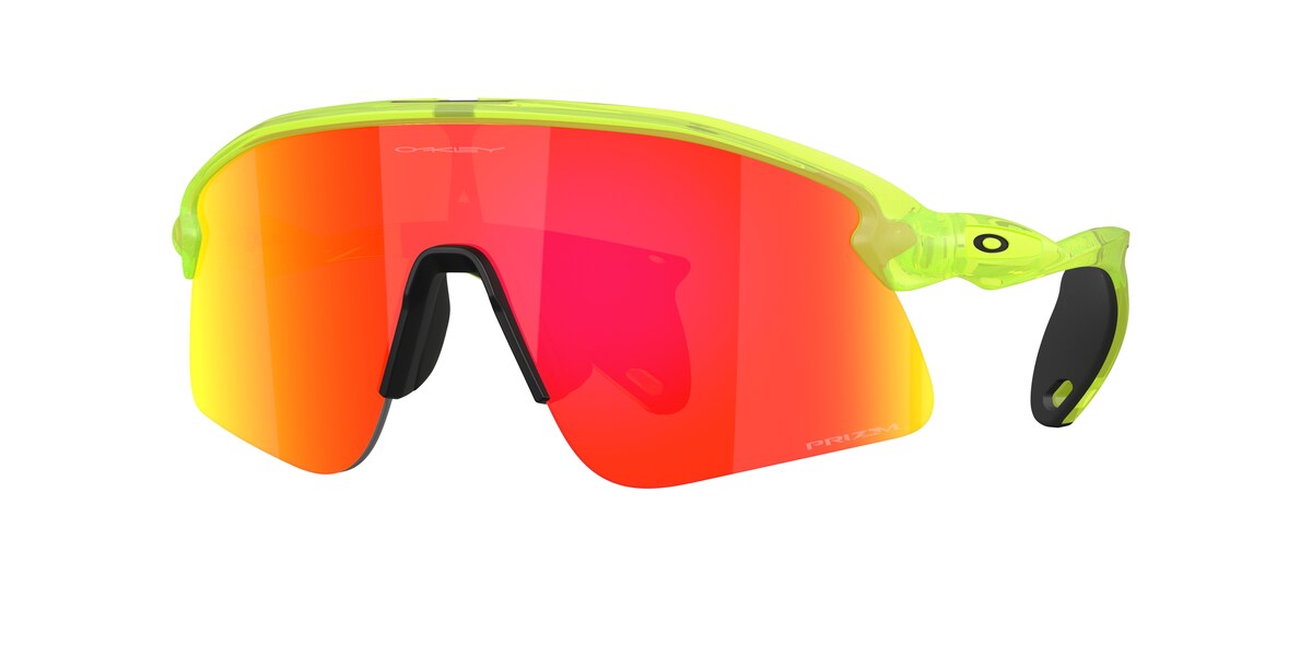 แว่นกันแดด OAKLEY OO9518 สี Matte Uranium / Prizm Ruby (951803) ที่ร้านแว่น GIFTGREATS