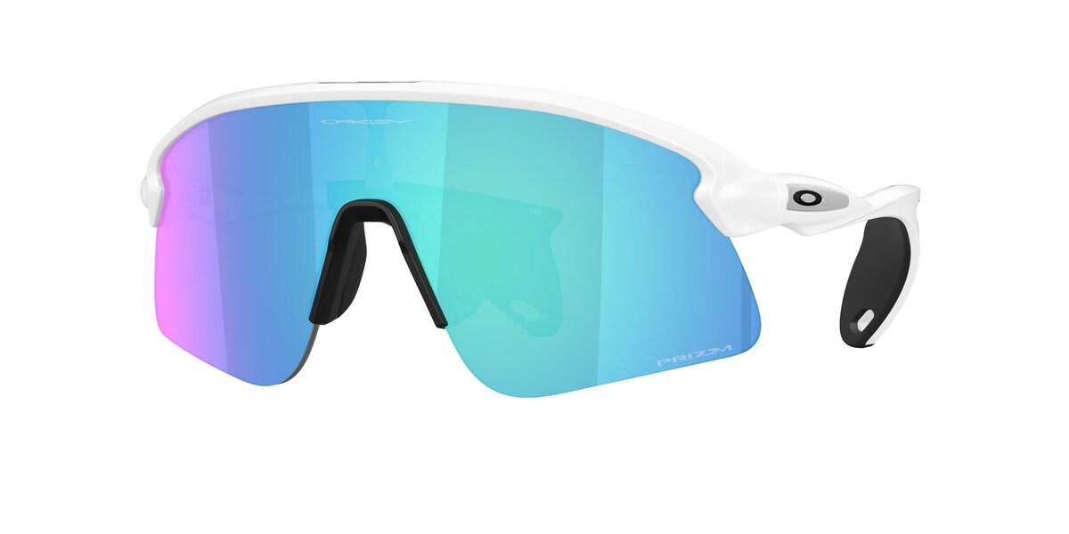 แว่นกันแดด OAKLEY OO9518 สี Matte White / Prizm Sapphire (951804) ที่ร้านแว่น GIFTGREATS