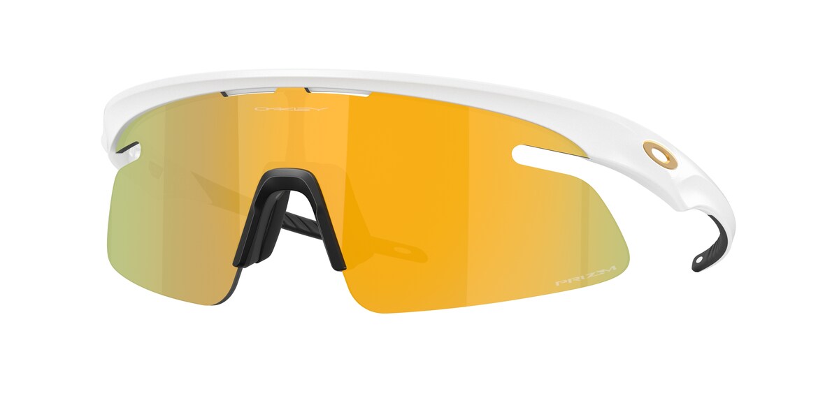 แว่นกันแดด OAKLEY OO9527D สี Matte White / Prizm 24K (952703) ที่ร้านแว่น GIFTGREATS
