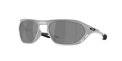 แว่นกันแดด OAKLEY OO9537 สี X Silver / Prizm Black Polarized (953709) ที่ร้านแว่น GIFTGREATS