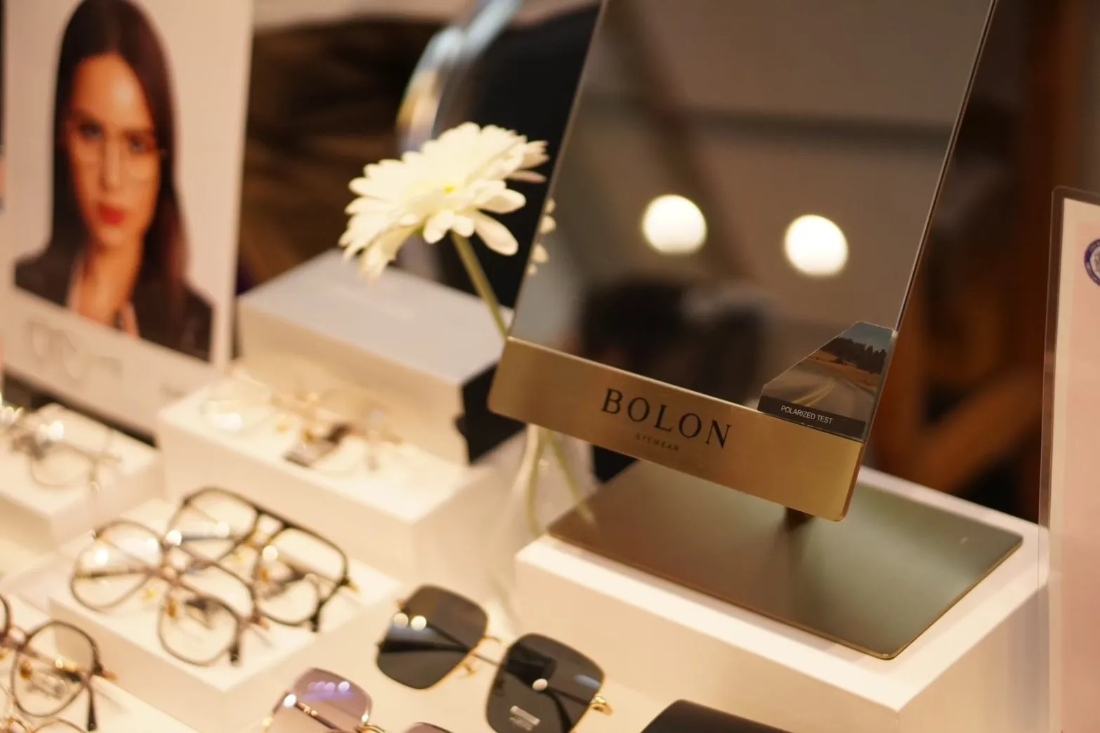 ชั้นโชว์แว่น BOLON ที่บูธ GIFTGREATS เซ็นทรัลเวิลด์