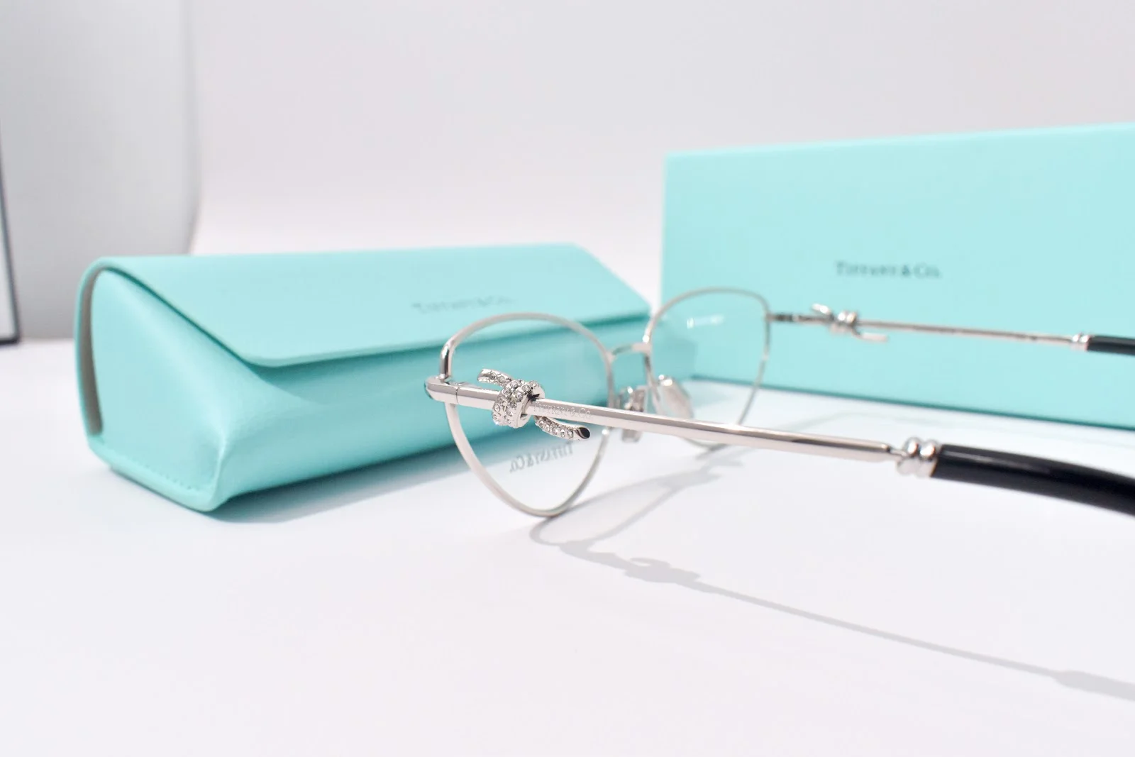 กรอบแว่นโลหะ Tiffany & Co. ที่ร้าน GIFTGREATS