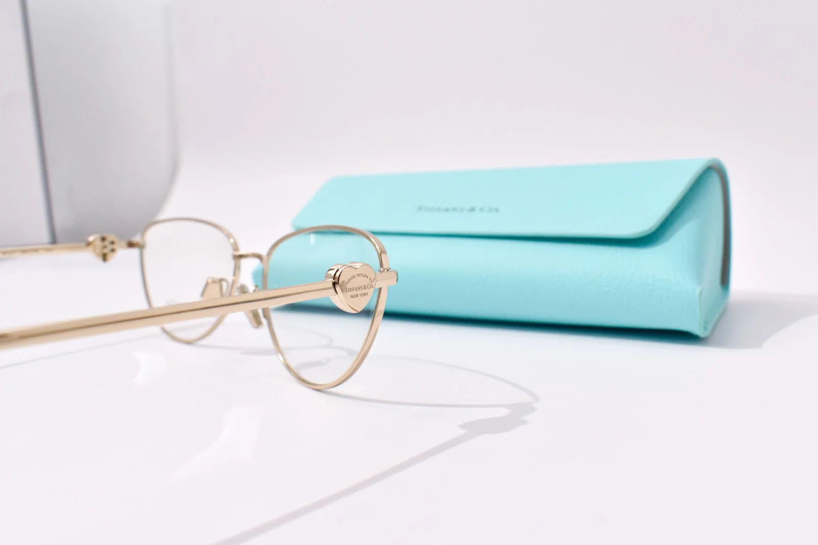 กรอบแว่นโลหะ Tiffany & Co. ที่ร้าน GIFTGREATS
