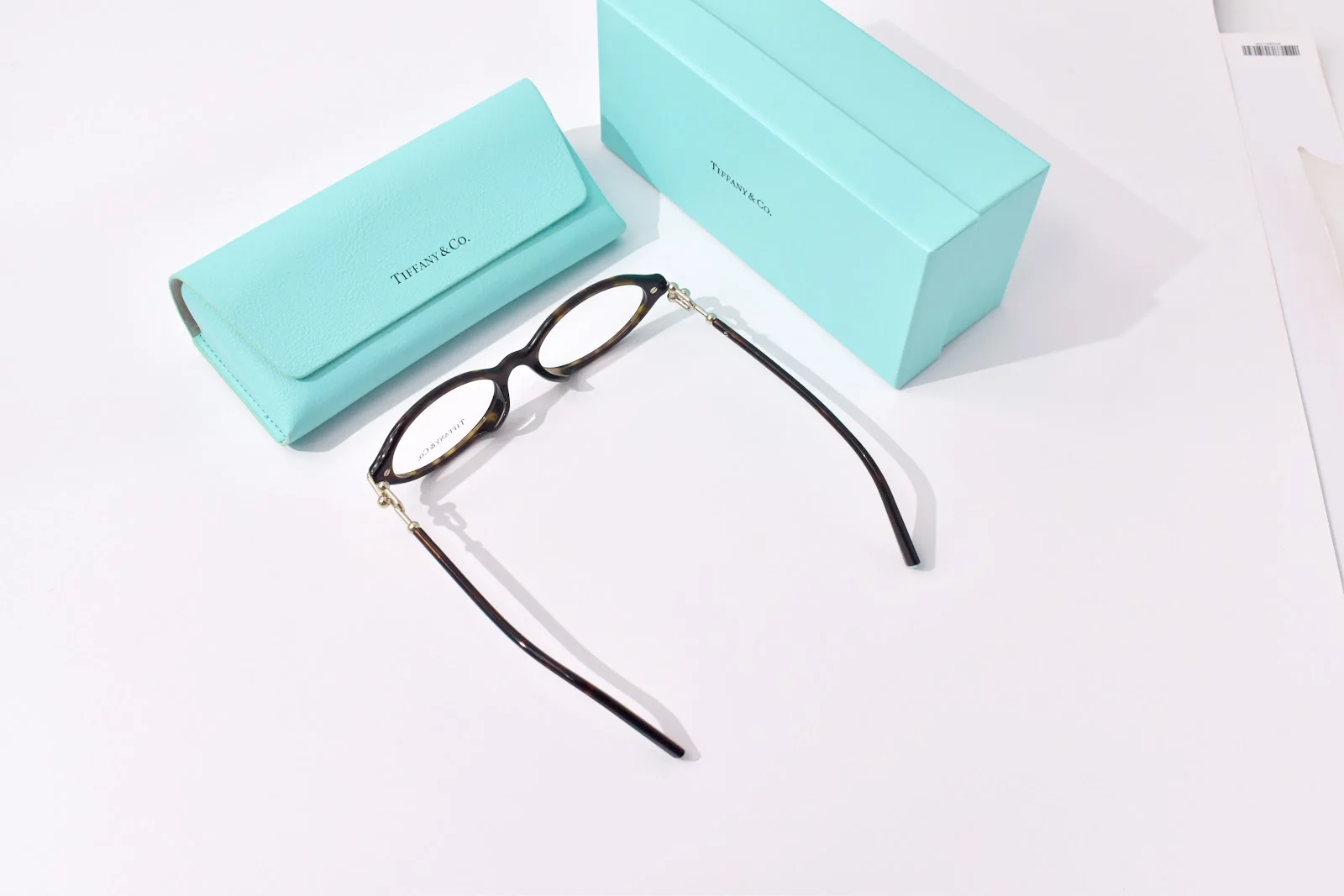 กรอบแว่นอะซิเตทสีเข้มทรงวงรี Tiffany & Co. TF2297F