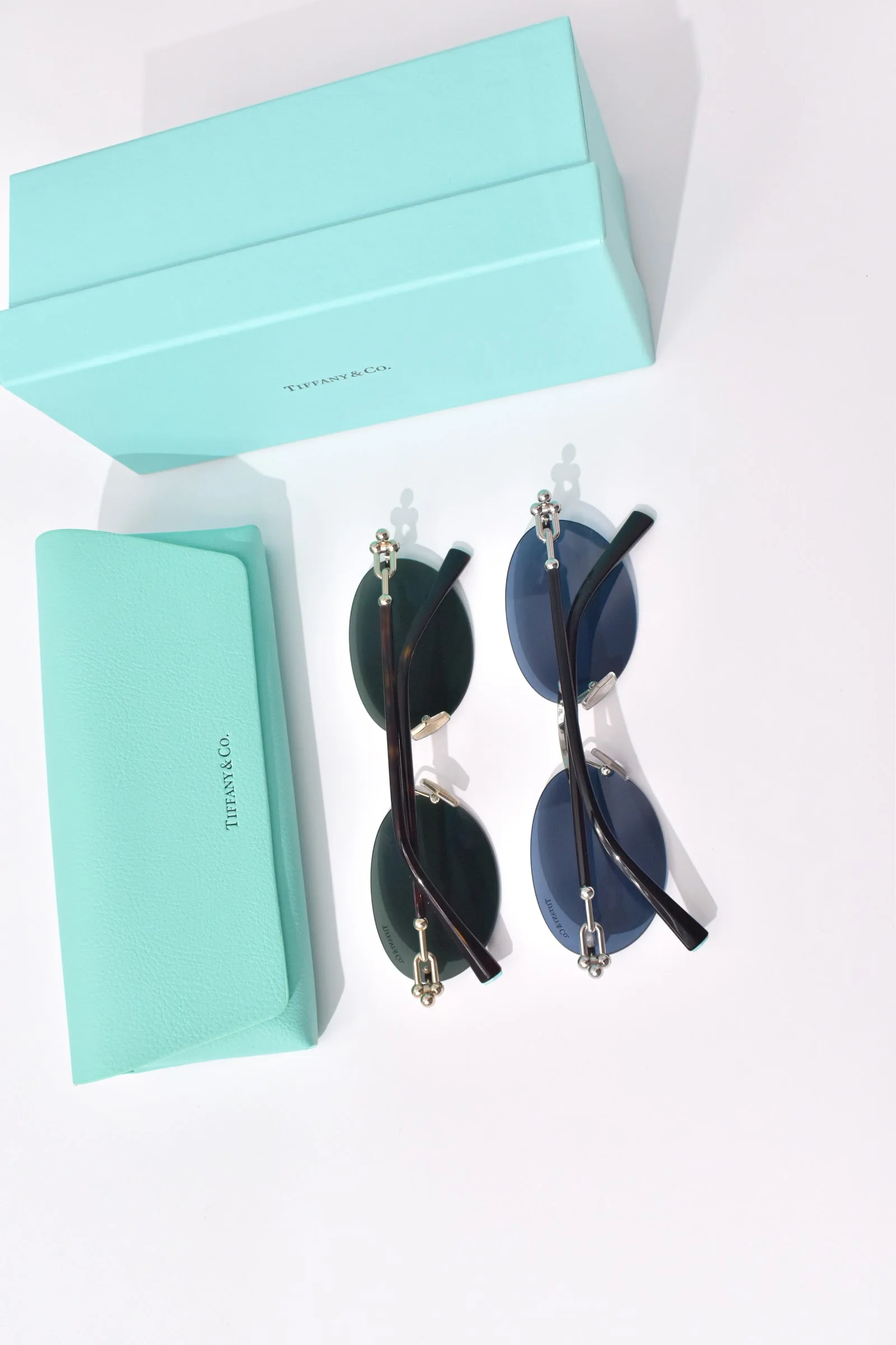 แว่นกันแดดไร้ขอบ Tiffany & Co. TF3104D เลนส์น้ำเงินเขียวเข้ม